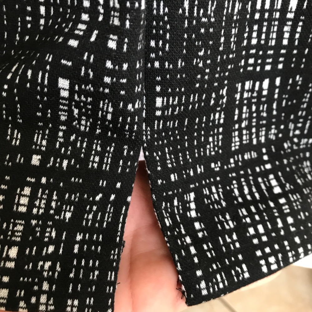 Calvin Klein Women’s Black & White Geometric Sleeveless Dress - Picture 14 of 14